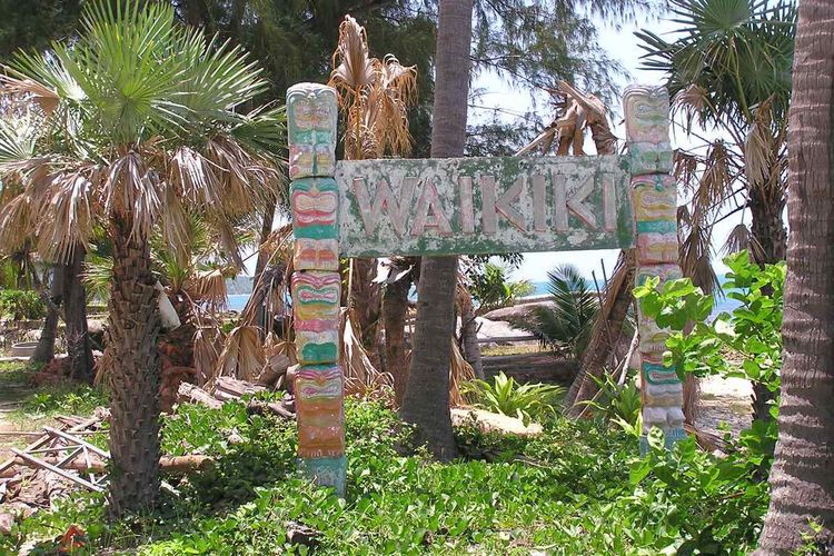 Along the Laem Sor beach is an old resort named Waikiki.