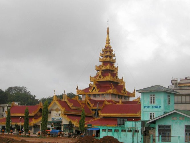 Kaw Thuong Pagoda near Port Tower.